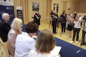 24.07.2025 Kielce Podpisanie umów pomiędzy urzędem marszałkowskim a samorządami / Fot. Jarosław Kubalski - Radio Kielce