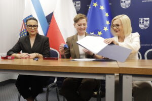 31.07.2025. Kielce. Podpisanie umowy na rewitalizację płyty Placu Wolności / Fot. Jarosław Kubalski - Radio Kielce