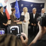 31.07.2025. Kielce. Podpisanie umowy na rewitalizację płyty Placu Wolności / Fot. Jarosław Kubalski - Radio Kielce