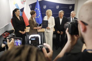 31.07.2025. Kielce. Podpisanie umowy na rewitalizację płyty Placu Wolności / Fot. Jarosław Kubalski - Radio Kielce