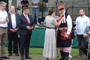 13.07.2025. Niegosławice. Gloria Artis dla Adama Kocerby / Fot. Marzena Ślusarska - Radio Kielce