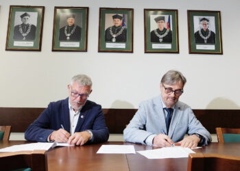 07.07.2025. Kielce. Podpisanie umowy o współpracę, pomiędzy Politechniką Śwętokrzyską, a firmą Geoprzem / Fot. Jarosław Kubalski - Radio Kielce