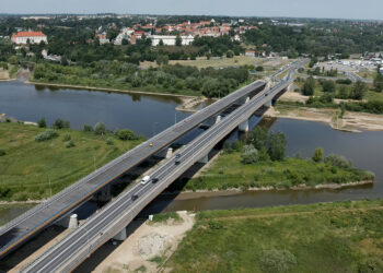 Sandomierz. Droga krajowa nr 77. Most przez rzekę Wisłę / źródło: dk77mostsandomierz.pl