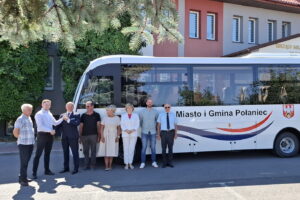 Nowoczesny autobus dla dzieci