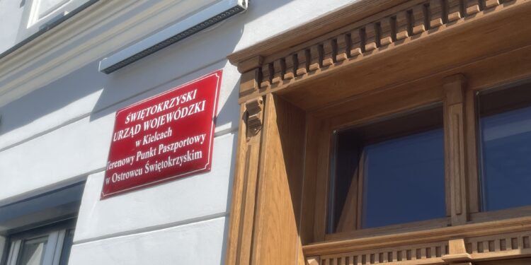 01.07.2025. Ostrowiec Świętokrzyski. Otwarcie Punktu Paszportowego / Fot. Anna Głąb - Radio Kielce