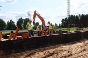 Budowa nowoczesnego kompleksu sportowo-rekreacyjnego w Piekoszowie / źródło: piekoszow.pl