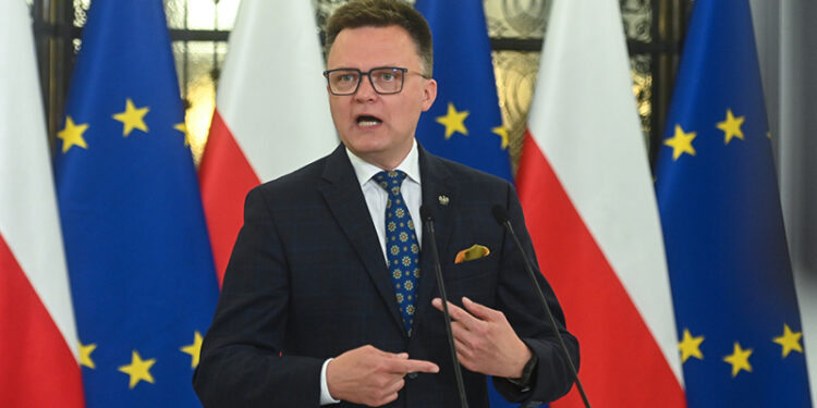 22.07.2025. Warszawa. Marszałek Sejmu Szymon Hołownia na briefingu prasowym w trakcie posiedzenia izby w Warszawie / Fot. PAP - Piotr Nowak