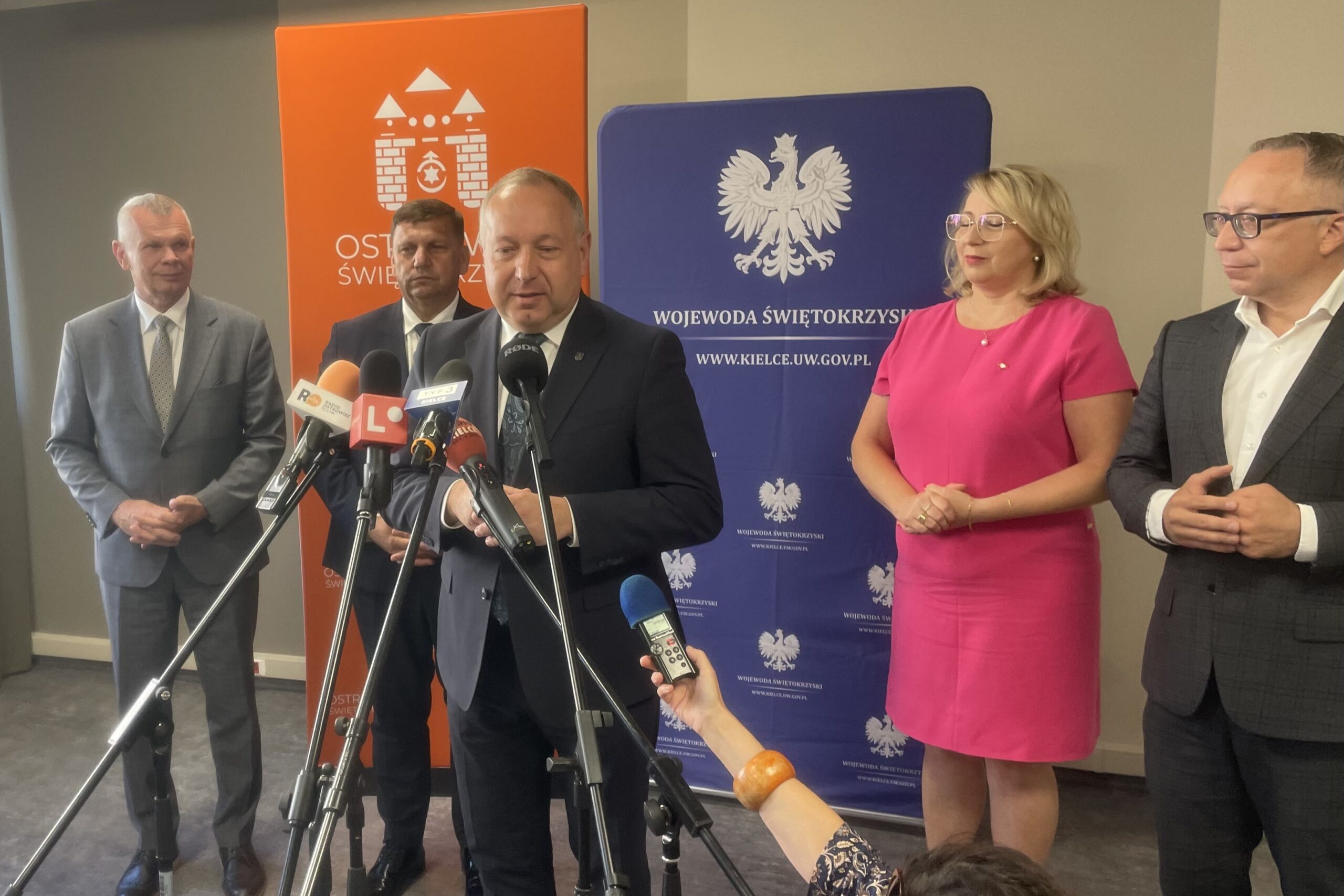Paszporty nie tylko w Kielcach, ale także w Ostrowcu - Radio Kielce 01.07.2025. Ostrowiec Świętokrzyski. Otwarcie Punktu Paszportowego / Fot. Anna Głąb - Radio Kielce