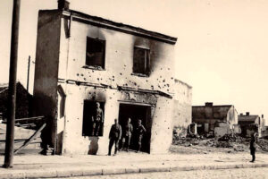 Kielce. Ulica 1 Maja. Wrzesień 1939 r. / źródło: fotopolska.eu