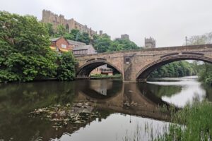 Muzyczne podróże przez świat. Anglia. Most w Durham z XV w. / Fot. Danuta Rasała