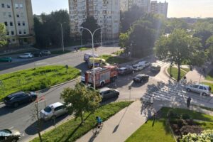 11.08.2025. Kielce. Ul. Sandomierska. Wypadek / Fot. KM PSP Kielce