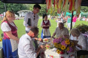 03.08.2025. Dwikozy. Konkurs kulinarny pn. „Bitwa regionów" / Fot. Grażyna Szlęzak - Radio Kielce