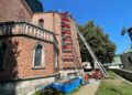 14.08.2025. Sandomierz. Bazylika katedralna pw. Narodzenia Najświętszej Maryi Panny. Remont dachu / Fot. Grażyna Szlęzak - Radio Kielce