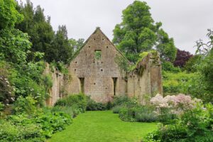 Muzyczne podróże przez świat. Anglia. Zamek Sudeley ogrody / Fot. Danuta Rasała