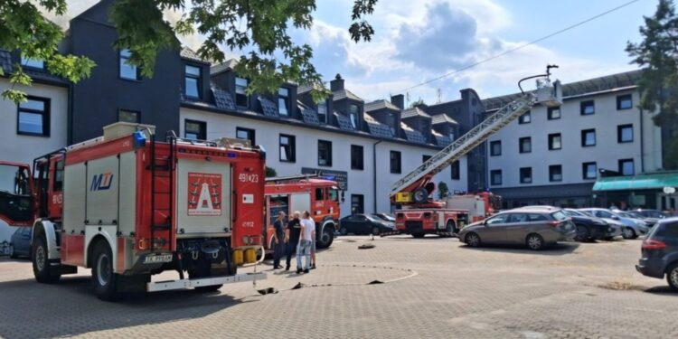 16.08.2025. Starachowice. Pożar hotelu Senator / Fot. PSP