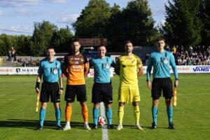 24.08.2025. Derbowy mecz 4. kolejki Betclic 3. Ligi: Naprzód Jędrzejów - KSZO 1929 Ostrowiec Świętokrzyski / Fot. Adrian Karwat – Radio Kielce