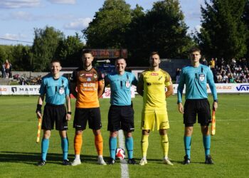 24.08.2025. Derbowy mecz 4. kolejki Betclic 3. Ligi: Naprzód Jędrzejów - KSZO 1929 Ostrowiec Świętokrzyski / Fot. Adrian Karwat – Radio Kielce