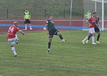 W Starachowicach derby o sześć punktów