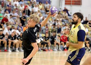 16.08.2025. Opole. Turniej z okazji 80-lecia Corotop Gwardii Opole: Industria Kielce - Corotop Gwardia Opole / Fot. PAP/Krzysztof Świderski