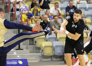 16.08.2025. Opole. Turniej z okazji 80-lecia Corotop Gwardii Opole: Industria Kielce - Corotop Gwardia Opole / Fot. PAP/Krzysztof Świderski