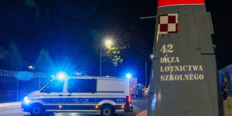Podczas ćwiczeń przed AirSHOW w Radomiu rozbił się samolot F-16, pilot nie przeżył