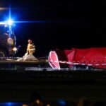28.08.2025. Radom. Służby ratownicze w miejscu katastrofy F-16 na terenie 42. Bazy Lotnictwa Szkolnego w Radomiu / Fot. PAP/Paweł Supernak