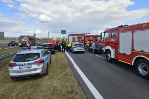 25.08.2025. Mierzawa w powiecie jędrzejowskim. S7. Wypadek / Fot. PSP Jędrzejów
