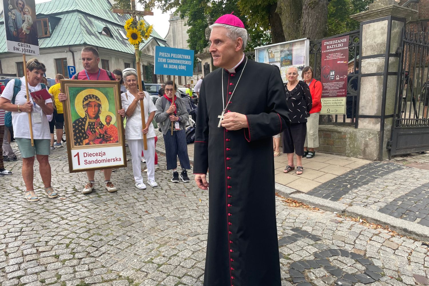Przed nimi dziewięć dni wędrówki. Pielgrzymi z Sandomierza wyruszyli na Jasną Górę - Radio Kielce 04.08.2025. Sandomierz. Pielgrzymka na Jasną Górę / Fot. Grażyna Szlęzak - Radio Kielce
