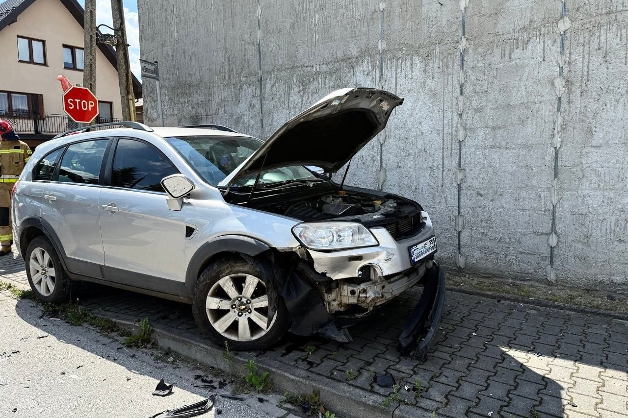 Cztery osoby, w tym dziecko ranne po zderzeniu z radiowozem - Radio Kielce 01.08. 2025. Kielce. Morawica. Wypadek / Fot. Na Drodze Świętokrzyskie - Facebook