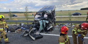 25.08.2025. Mierzawa w powiecie jędrzejowskim. S7. Wypadek / Fot. PSP Jędrzejów