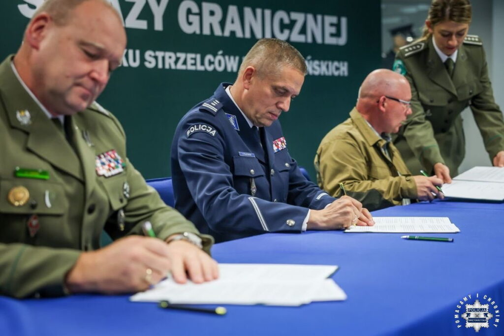W pięciu szkołach regionu powstaną klasy mundurowe - Radio Kielce