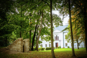 Wiśniowa. Park oraz Pałac Kołłątajów w Wiśniowej / Fot. staszow.pl