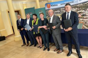 21.08.2025. Kielce. Konferencja prasowa i podpisanie umowy intencyjnej pomiędzy miastem Kielce, PGE / Fot. Marcin Marszałek - Radio Kielce