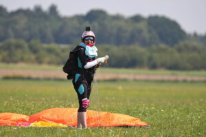 16.08.2025. Masłów. XXVI Mistrzostwa Związku Polskich Spadochroniarzy / Fot. Wiktor Taszłow - Radio Kielce