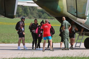 16.08.2025. Masłów. XXVI Mistrzostwa Związku Polskich Spadochroniarzy / Fot. Wiktor Taszłow - Radio Kielce