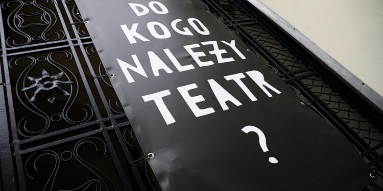 Ministerstwo precyzuje warunki przejęcia teatru