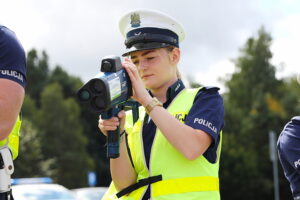 19.08.2025. Miedziana Góra. Szkolenie policjantów świętokrzyskiej drogówki z obsługi urządzeń radarowych / Fot. Wiktor Taszłow - Radio Kielce