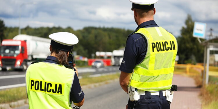 Najazd policjantów z radarami. Kierowcy przerażeni