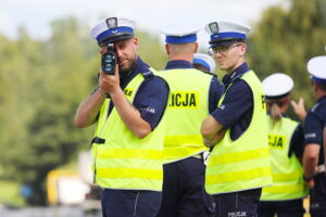 19.08.2025. Miedziana Góra. Szkolenie policjantów świętokrzyskiej drogówki z obsługi urządzeń radarowych / Fot. Wiktor Taszłow - Radio Kielce