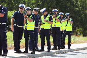 19.08.2025. Miedziana Góra. Szkolenie policjantów świętokrzyskiej drogówki z obsługi urządzeń radarowych / Fot. Wiktor Taszłow - Radio Kielce