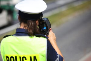19.08.2025. Miedziana Góra. Szkolenie policjantów świętokrzyskiej drogówki z obsługi urządzeń radarowych / Fot. Wiktor Taszłow - Radio Kielce
