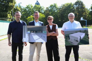 20.08.2025. Kielce. Ul. Szczecińska. Konferencja nt. budowy wielofunkcyjnego kompleksu sportowego na terenie dawnego boiska przy ul. Szczecińskiej / Fot. Wiktor Taszłow - Radio Kielce