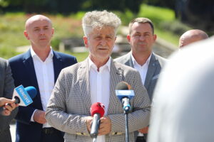 20.08.2025. Kielce. Konferencja PiS w sprawie KPO / Fot. Wiktor Taszłow - Radio Kielce