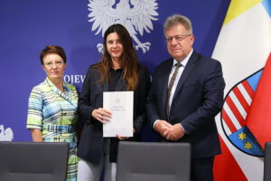 21.08.2025. Kielce. Świętokrzyski Urząd Wojewódzki w Kielcach. Podpisanie umów z samorządami na dofinansowanie do usuwania skutków klęsk żywiołowych / Fot. Wiktor Taszłow - Radio Kielce