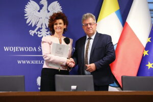 21.08.2025. Kielce. Świętokrzyski Urząd Wojewódzki w Kielcach. Podpisanie umów z samorządami na dofinansowanie do usuwania skutków klęsk żywiołowych / Fot. Wiktor Taszłow - Radio Kielce