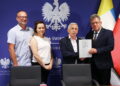 21.08.2025. Kielce. Świętokrzyski Urząd Wojewódzki w Kielcach. Podpisanie umów z samorządami na dofinansowanie do usuwania skutków klęsk żywiołowych / Fot. Wiktor Taszłow - Radio Kielce