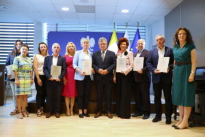 21.08.2025. Kielce. Świętokrzyski Urząd Wojewódzki w Kielcach. Podpisanie umów z samorządami na dofinansowanie do usuwania skutków klęsk żywiołowych / Fot. Wiktor Taszłow - Radio Kielce