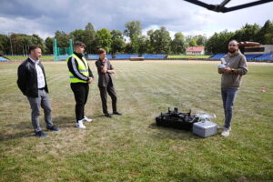 25.08.2025. Kielce. Stadion Lekkoatletyczny przy ul. Leszka Drogosza. Kurs operatora drona, zorganizowany przez OHP w Kielcach / Fot. Wiktor Taszłow – Radio Kielce