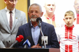 26.08.2025. Kielce. IPN. Konferencja na temat V Rajdu rowerowego z Kielc na Westerplatte oraz innych działań związanych z upamiętnieniem Westerplatczyków. Na zdjęciu: Kazimierz Mądzik, radny sejmiku województwa świętokrzyskiego / Fot. Wiktor Taszłow - Radio Kielce
