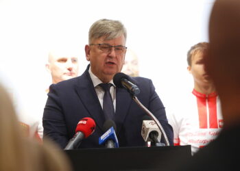 26.08.2025. Kielce. IPN. Konferencja na temat V Rajdu rowerowego z Kielc na Westerplatte oraz innych działań związanych z upamiętnieniem Westerplatczyków. Na zdjęciu: Tomasz Pleban, starosta kielecki / Fot. Wiktor Taszłow - Radio Kielce